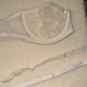 Skims strapless/adjustable bra unlined